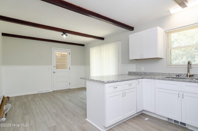 Building Photo - 548 Antietam Dr