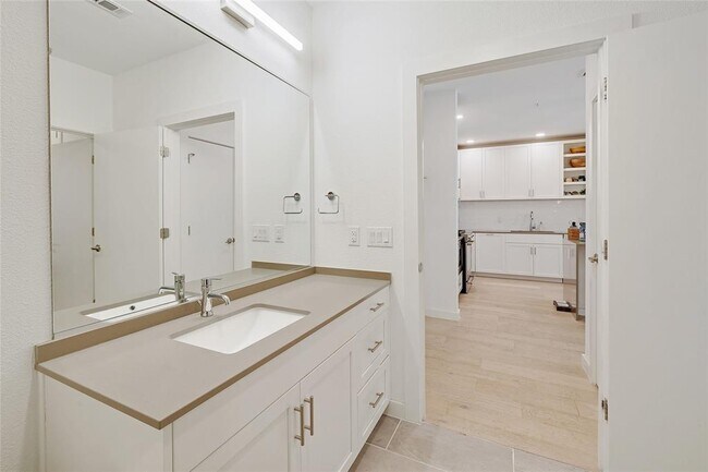 Building Photo - 1600 S 1st St