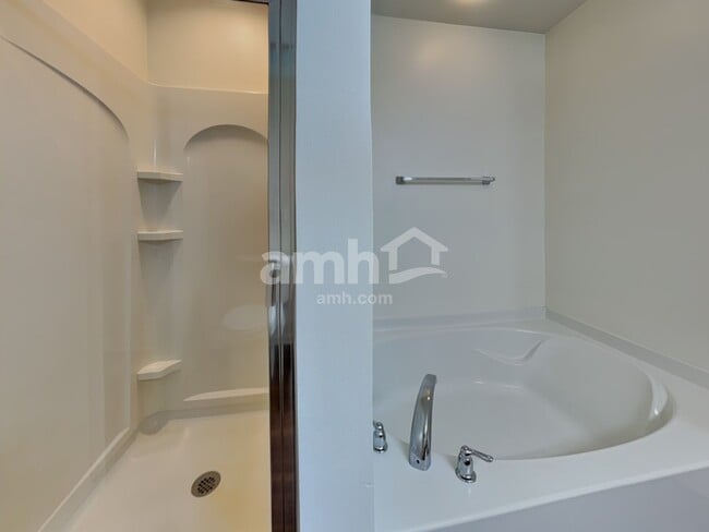 Building Photo - 5149 Liberty Hall Cir