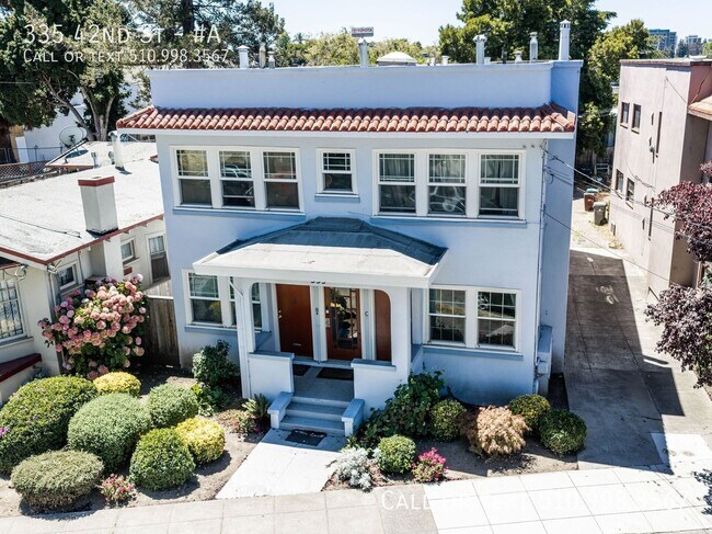 Building Photo - 335 42nd St