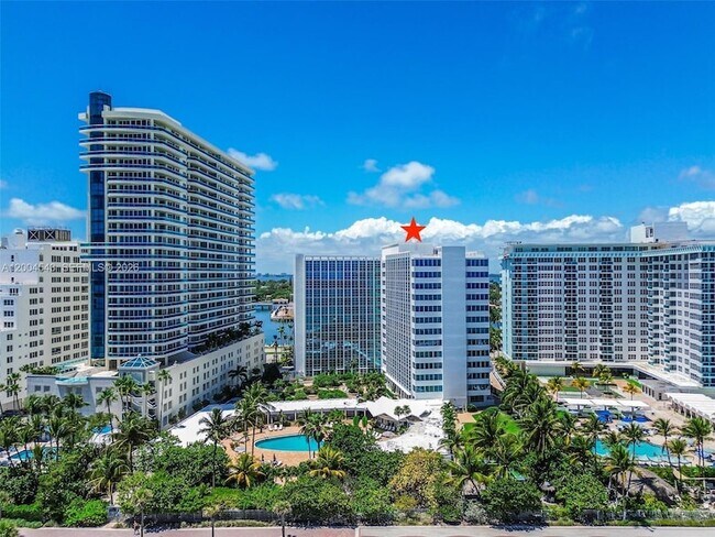 Building Photo - 5055 Collins Ave