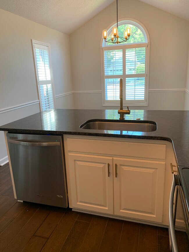 Building Photo - 2067 Ayershire Ln