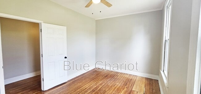 Building Photo - 303 Broad St W