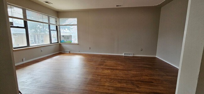 Building Photo - 1134-1138 N Akron St