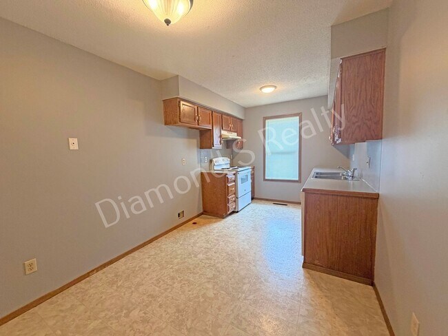 Building Photo - 1441 W Rainey St