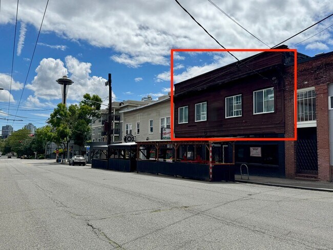Building Photo - Queen Anne Loft Apartment