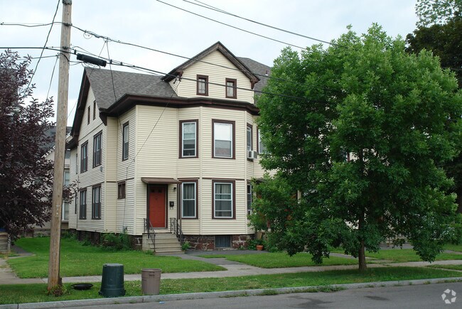 Building Photo - 100-106 Coleridge Ave