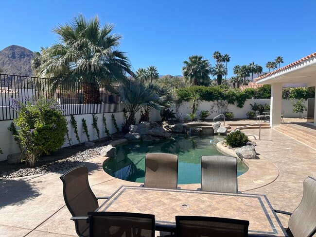 Building Photo - 45540 Cielito Dr