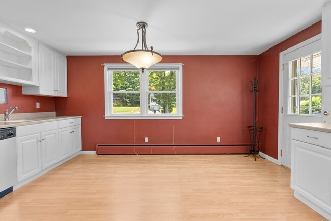 Building Photo - 1715 Musso View Ave