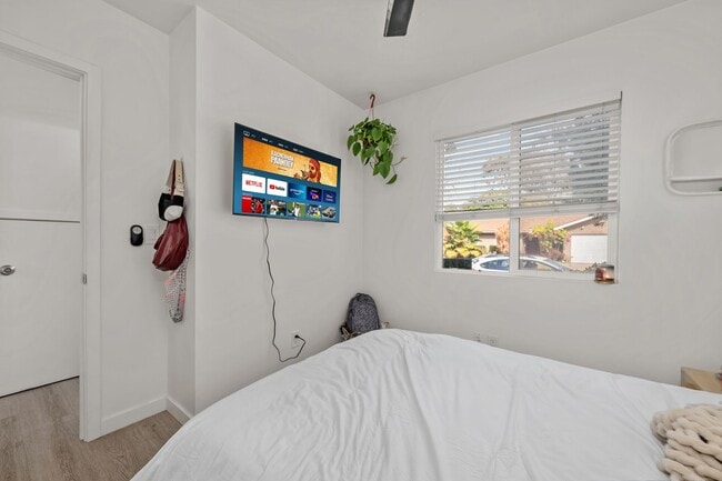 Building Photo - 5675 Campanile Way