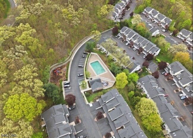 Building Photo - 911 Hawley Ct
