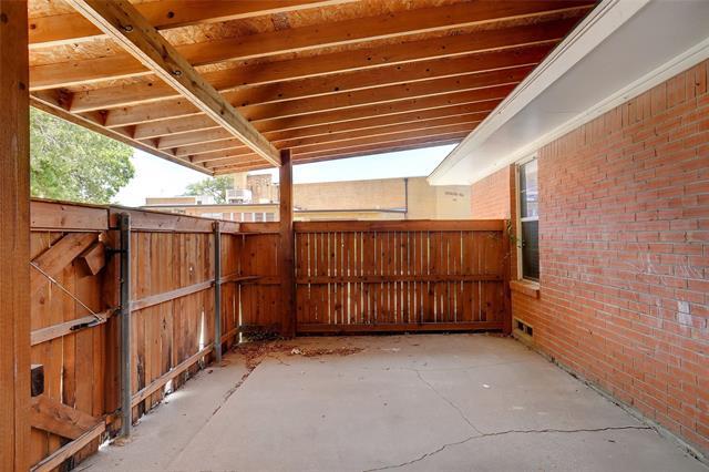 Building Photo - 4424 Granbury Rd