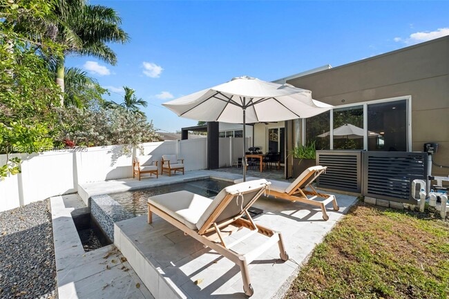 Building Photo - 821 SW 14th St