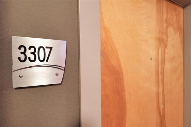 Building Photo - 1901 Post Oak Blvd