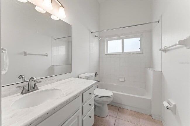 Building Photo - 25316 Crestwater Dr