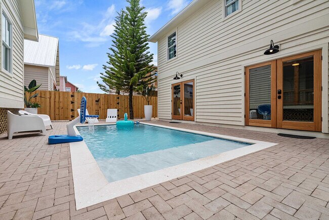 Building Photo - 30 W Castillo Dr