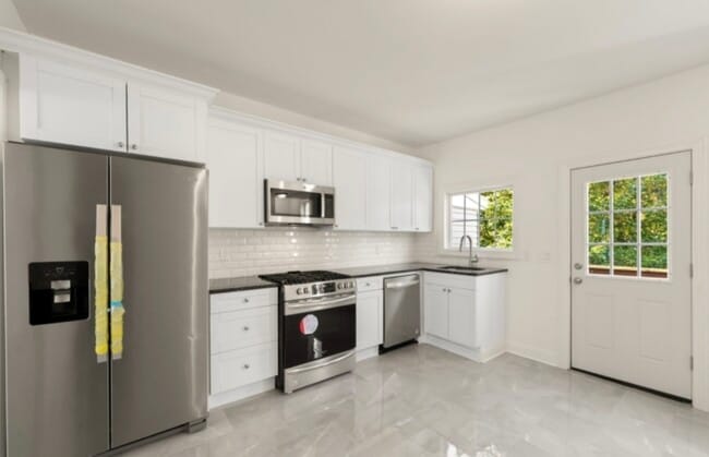 Building Photo - 218 Washington St