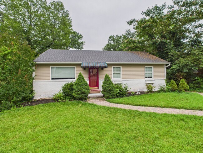Primary Photo - 1109 Dinwiddie Ave