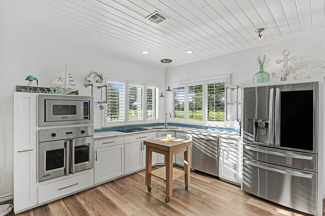 Building Photo - Charming 1BR plus bonus room, 2 full bath ...