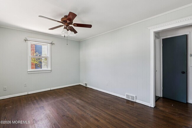 Building Photo - 15 Woolley Ave