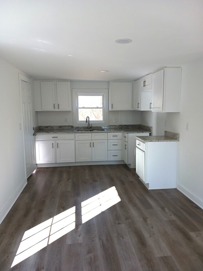 Building Photo - Renovated Two bedroom house in Lancaster S...