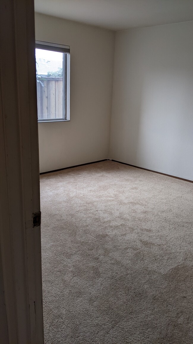 Building Photo - 2762 Grove Way