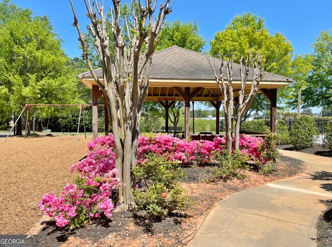 Building Photo - 155 Colonial Ct
