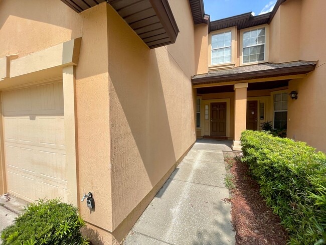 Building Photo - BEAUTIFUL 3/2.5 Hillcrest Townhome with ov...