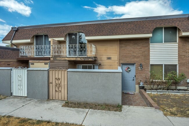 Building Photo - 1431 Arthur Dr