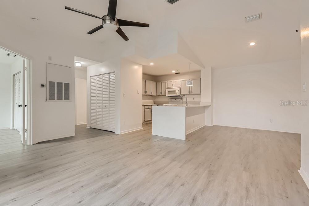 Building Photo - 4002 Crockers Lake Blvd