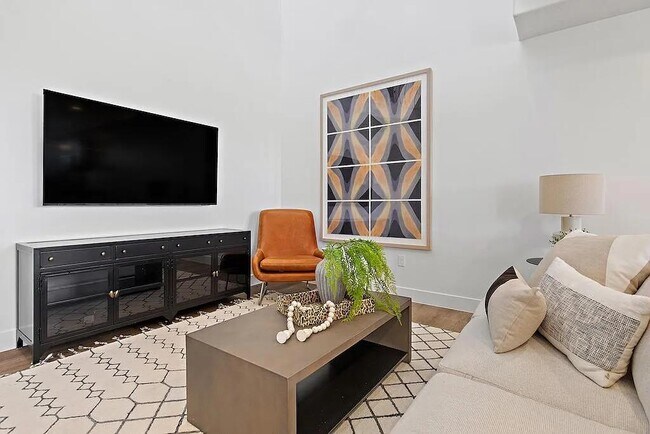 Building Photo - 1061 W Albertine Ln