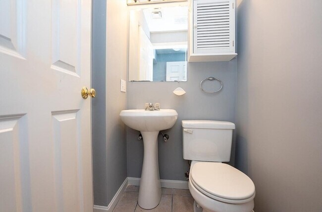 Building Photo - 1005 Trapelo Rd