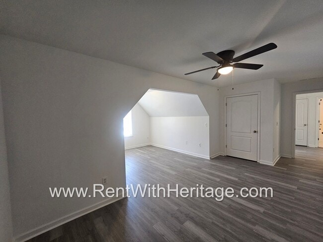 Building Photo - Awesome 3 bd/ 2ba With Everything Brand Ne...