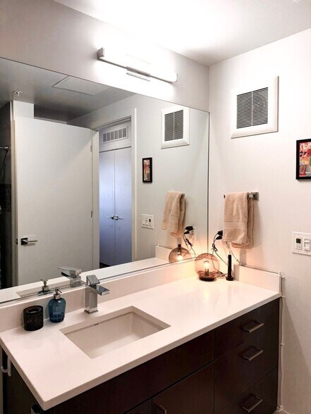 Building Photo - 1898 S Bannock St