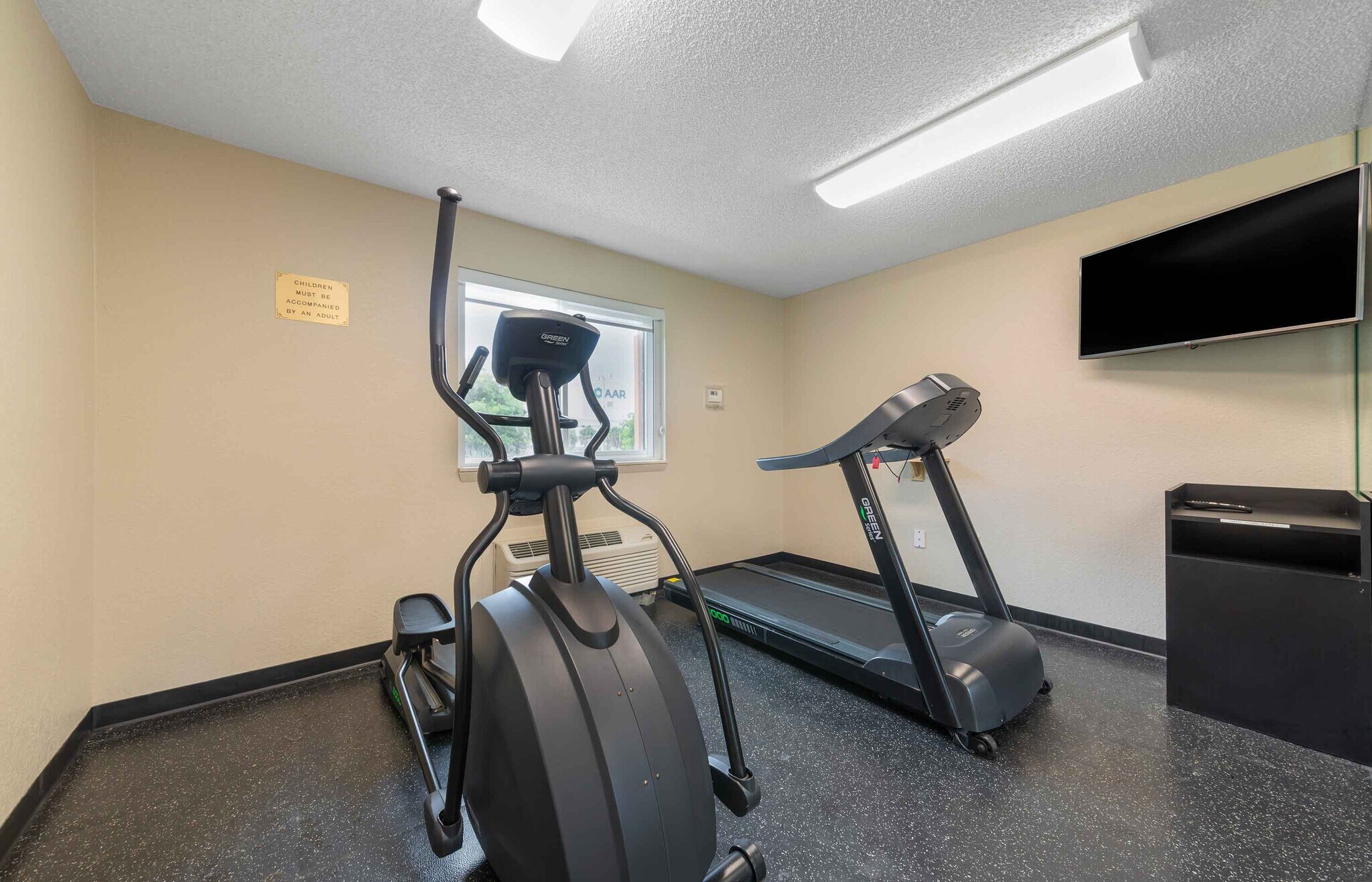 Building Photo - Furnished Studio-Miami - Airport - Miami S...