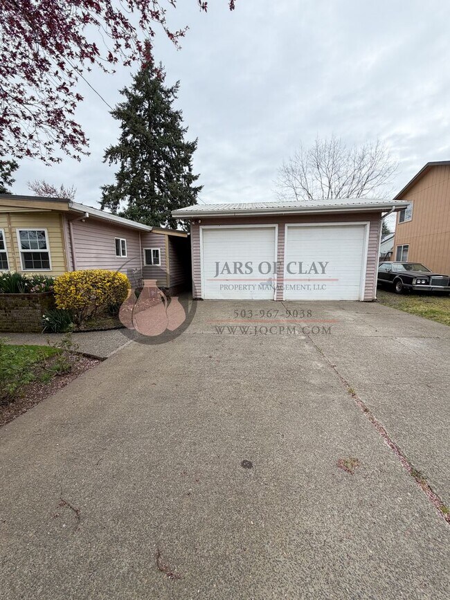 Building Photo - Hubbard Home with 2-Bay Shop, Office, & Massive Yard!