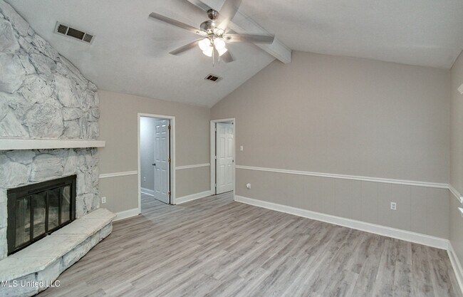 Building Photo - 348 Durham Ct