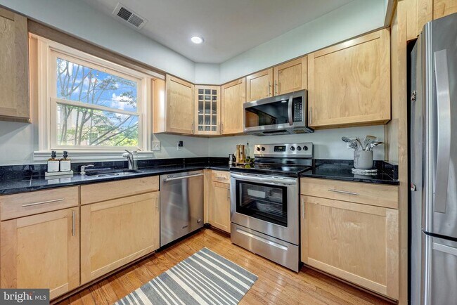 Building Photo - 9312 Silver Mill Pl