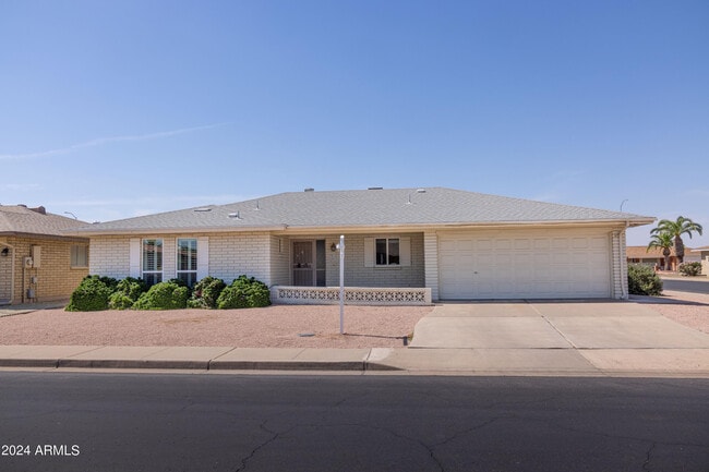 Building Photo - 4613 E Escondido Ave