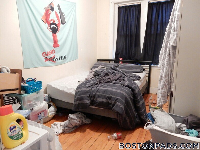 Building Photo - 18 Glenville Ave