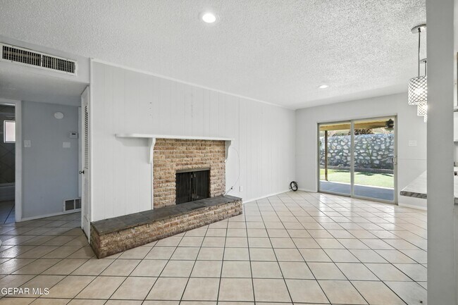 Building Photo - 9674 Stonehaven Dr