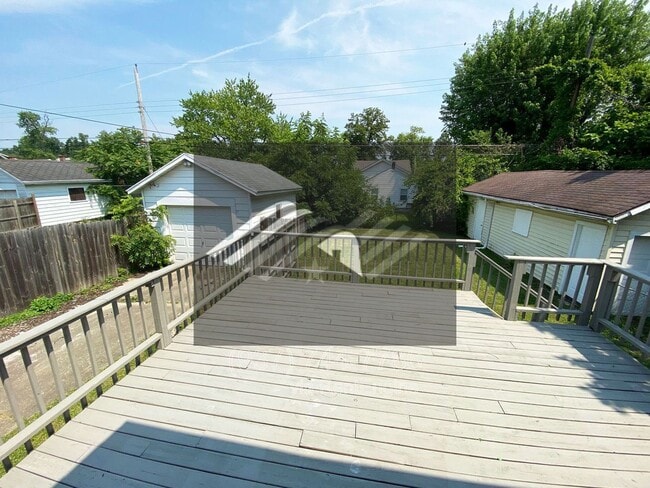 Building Photo - 115 Northwood Ave