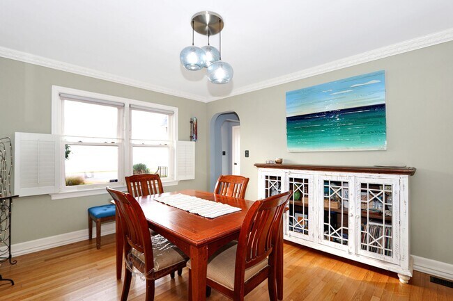 Building Photo - Beautiful Waterview Home on Chesapeake Ave...