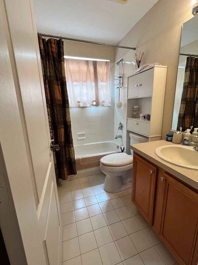 Building Photo - 217 Berenger Walk