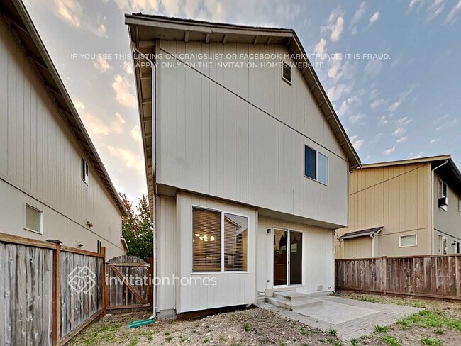 Building Photo - 18435 100th Ave E