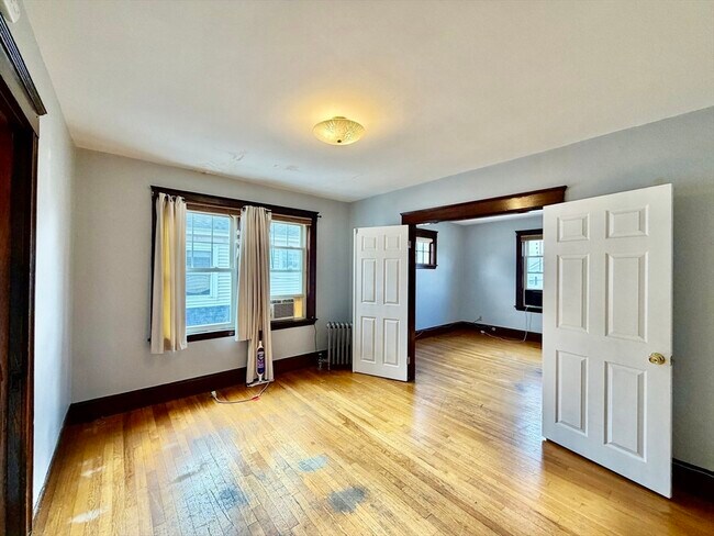 Building Photo - 162 South St