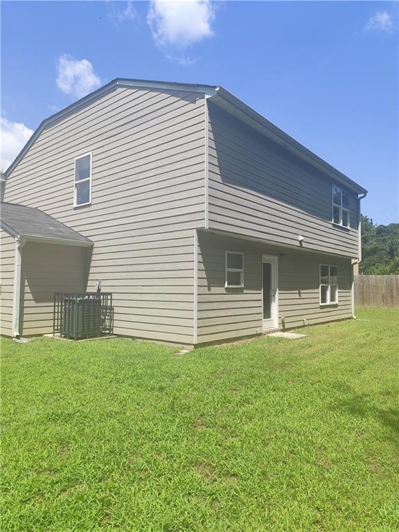 Building Photo - 5642 Laurel Ridge Dr