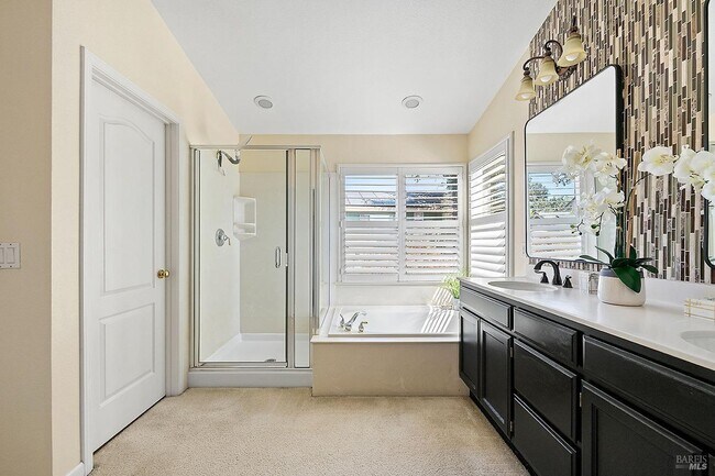 Building Photo - Two Level Home in Windsor with 4 Bedroom and 3 full Bath