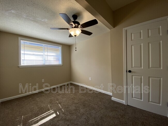 Building Photo - 4321 W 13th St