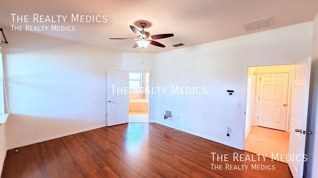 Building Photo - 4067 Knott Dr